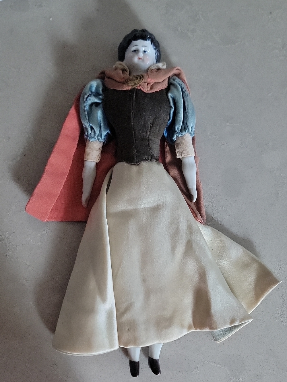 ANTIQUE CHINA HEAD DOLL VINTAGE COLLECIBLE TOY